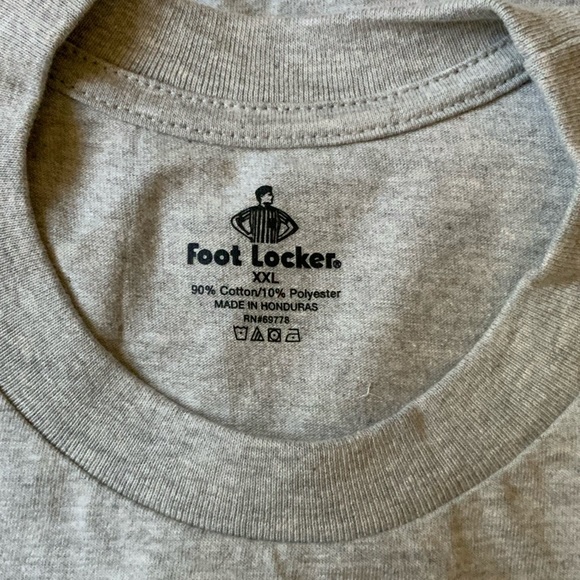 Footlocker T-shirt - Picture 2 of 4